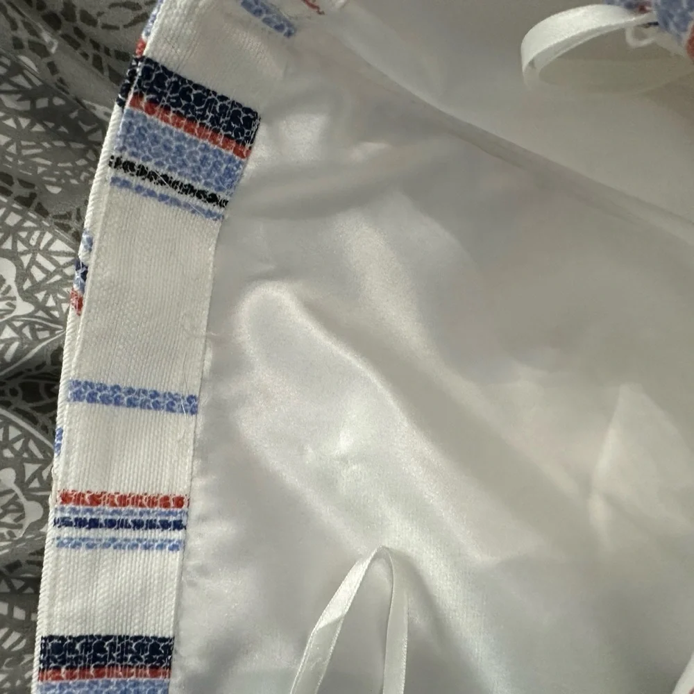 White House black market sleeveless top - Picture 3 of 5